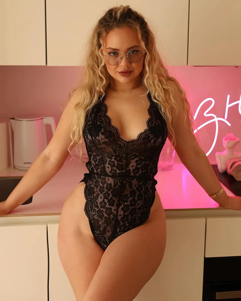 Anna escort in Dubai